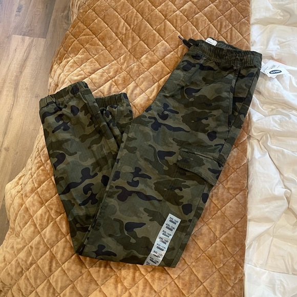 Boys old navy size xxl camo jogger. fits like a woman’s size 6 - Picture 5 of 5